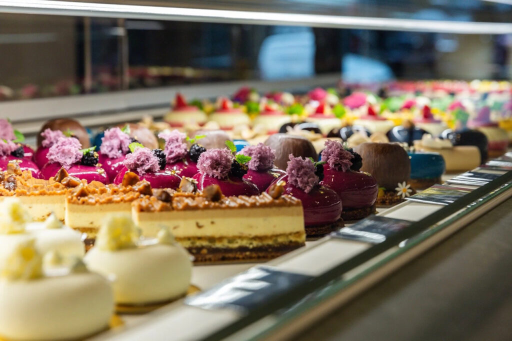 Dessert Mango Yuzu Karya Chef Indonesia Ini Bikin Pengunjung KOI Dessert Bar Sydney Penasaran