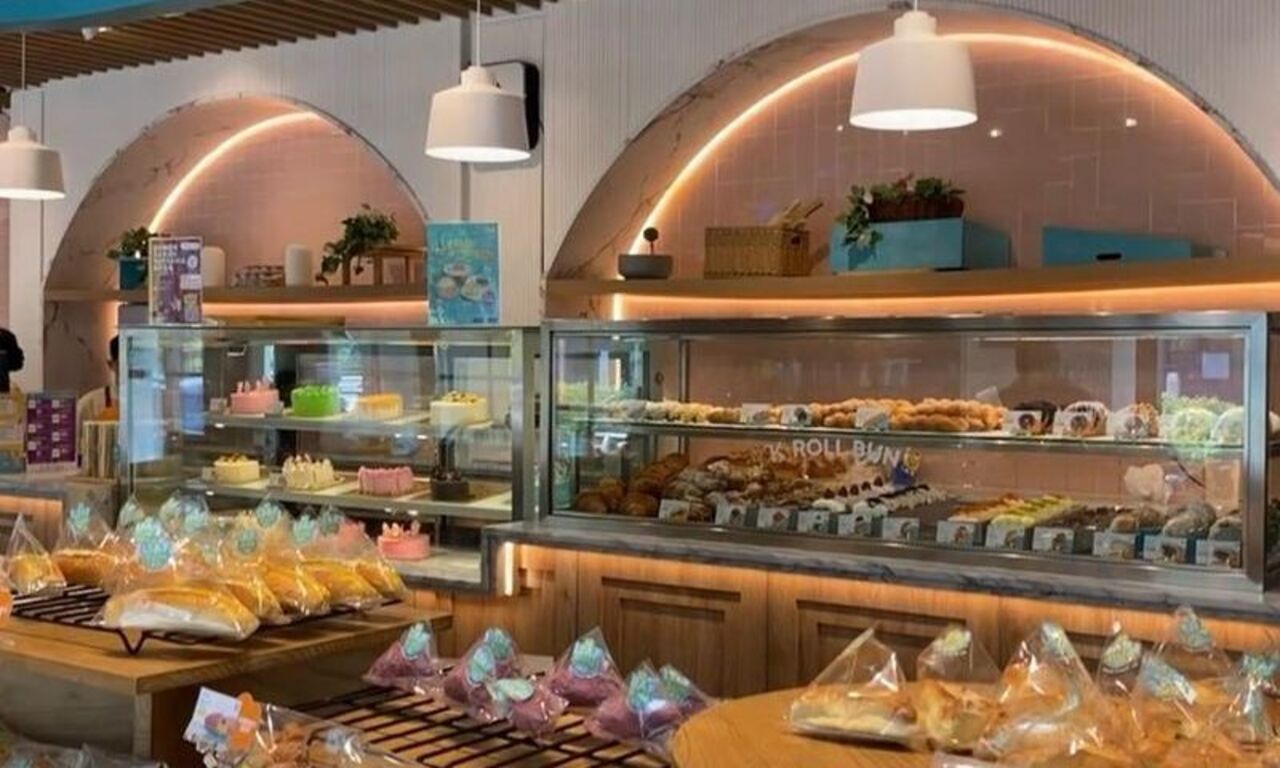 Bakery Korea Hits di Jakarta Ini Bikin Antre, Roti Loaf Bun Jadi Incaran!