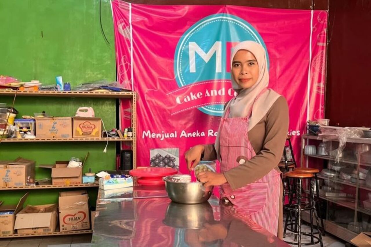 Dari Sarjana FKIP ke Tukang Kue, Kisah Suksesnya Bikin Banyak Orang Terinspirasi